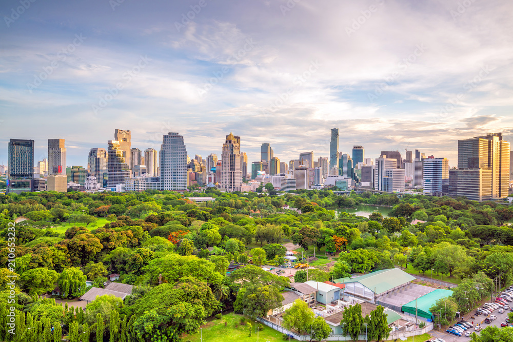 Obraz premium Bangkok city skyline from top view in Thailand