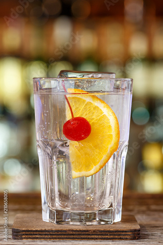 Cocktail tom collins in a nightclub