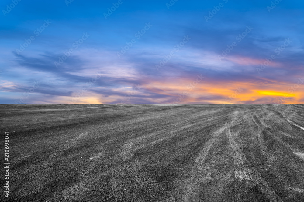 Fototapeta premium Asphalt road and sky cloud landscape