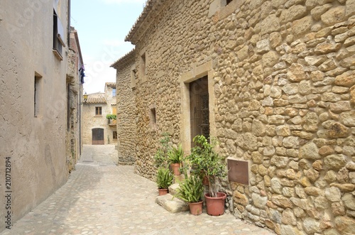 Fototapeta Naklejka Na Ścianę i Meble -  Traditional Catalonia village house, Pals, Girona, Spain
