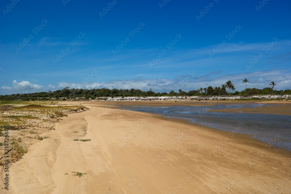 Calm beach and horizon - Guaratiba Beach landscape (Paisagem da Praia de Guaratiba)