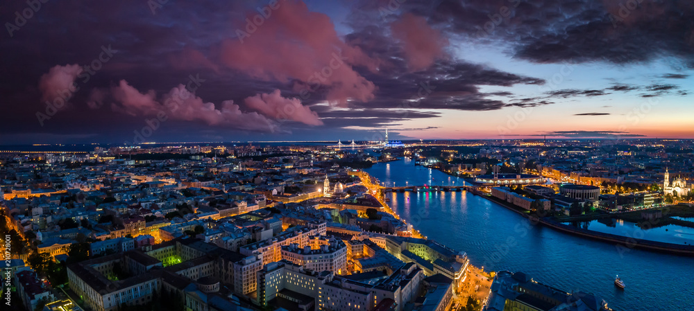 Fototapeta premium Panorama of St. Petersburg. Bridges of Petersburg. Russia. View of the city from a height. Architecture of Petersburg. Russian cities.
