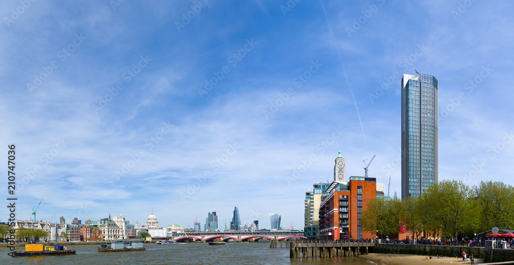 Fototapeta premium South Bank View