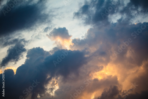 Fototapeta Naklejka Na Ścianę i Meble -  Clouds in the sky at sunset as background