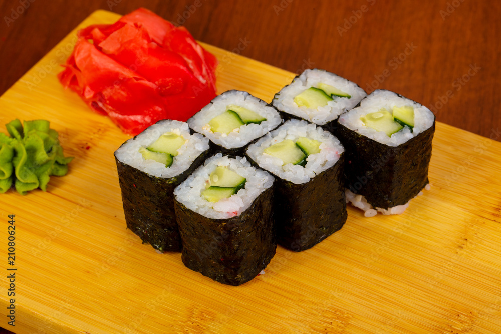 Cucumber maki roll