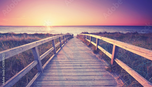 Strandübergang zum Sonnenuntergang © Jenny Sturm