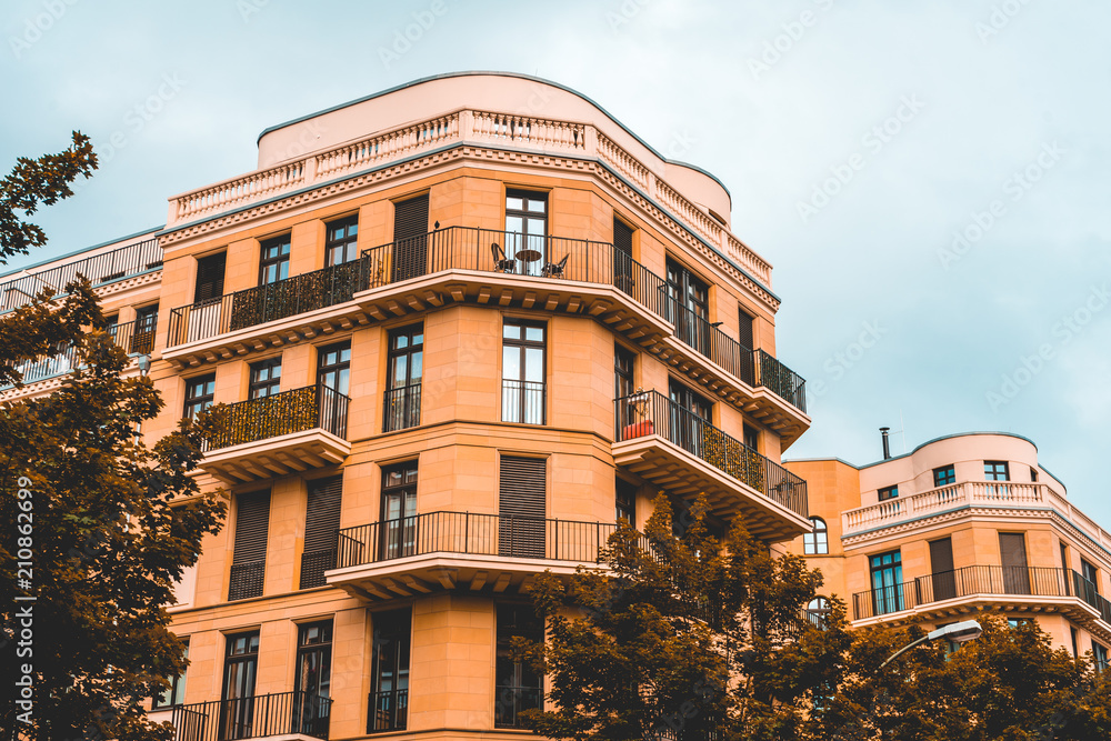 Naklejka premium orange corner apartment building