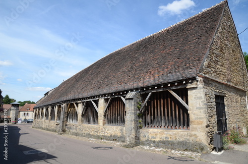 HALLE DE VITEAUX (13 éme,14 éme Siècle) Cote D'or BOURGOGNE FRANCE photo