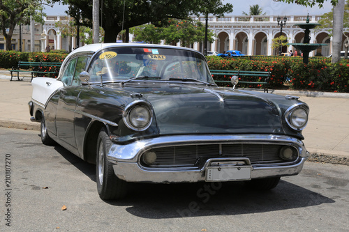 Schöner schwarz/weißer Oldtimer auf Kuba (Karibik) © Bittner KAUFBILD.de
