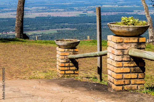 Caminho de pedras no campo