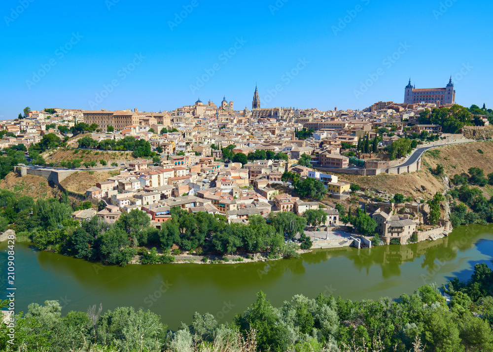 Vista Panorámica / Paisaje Urbano del Valle del Río Tajo y Detalle de la Ciudad Imperial de Toledo, Patrimonio Mundial de la Humanidad de la UNESCO, Castilla La Mancha, España, Europa
