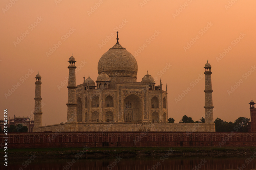 Obraz premium taj mahal sunset