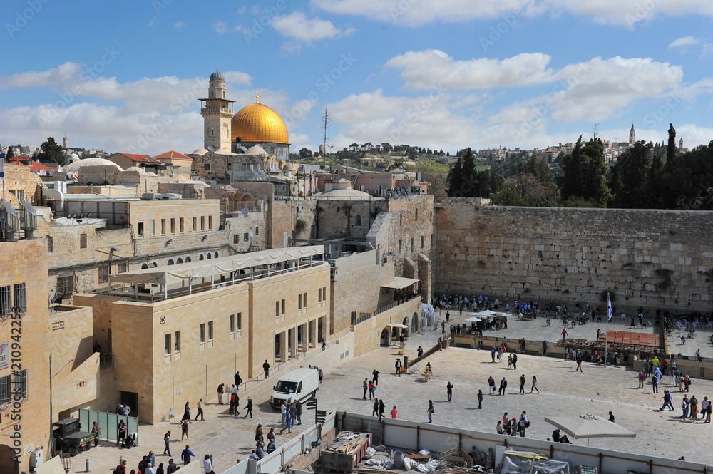 Fototapeta premium The Western Wall and Temple Mount in Jerusalem