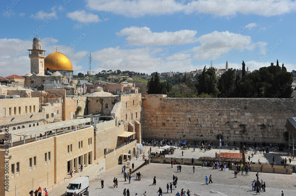 Fototapeta premium The Western Wall and Temple Mount in Jerusalem