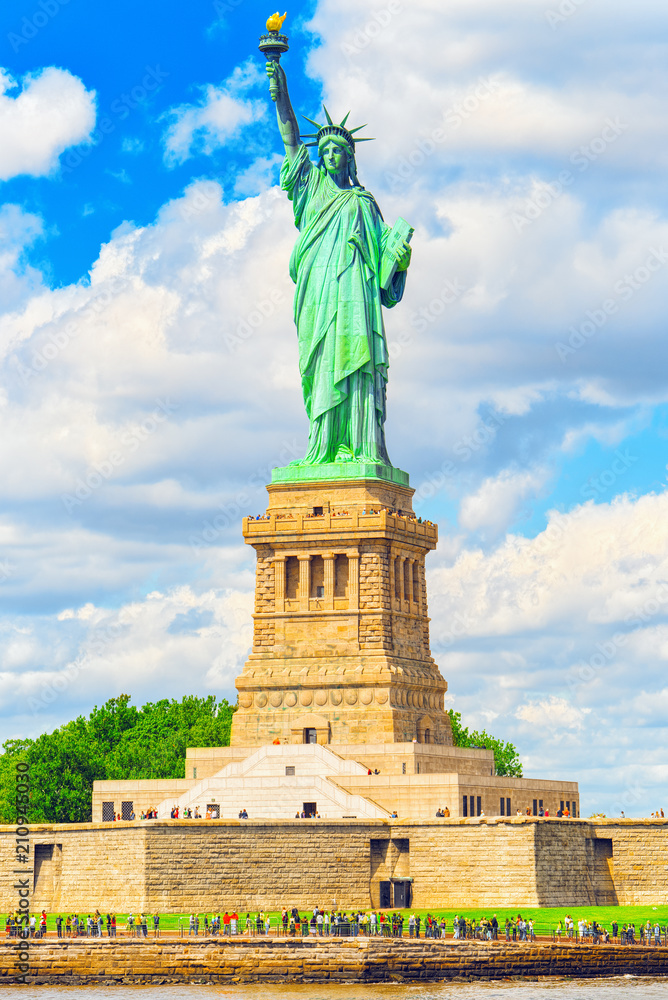 Fototapeta premium Statue of Liberty (Liberty Enlightening the world) near New York.