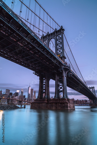 Manhattan bridge view from dumbo location