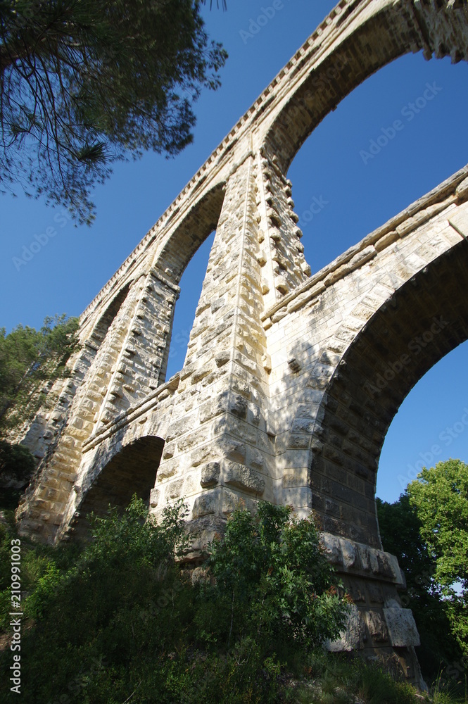Aquädukt in Südfrankreich