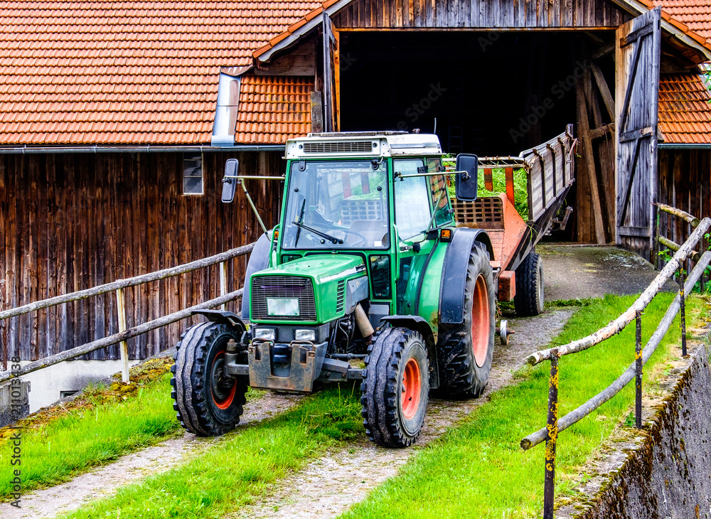 Obraz premium old tractor