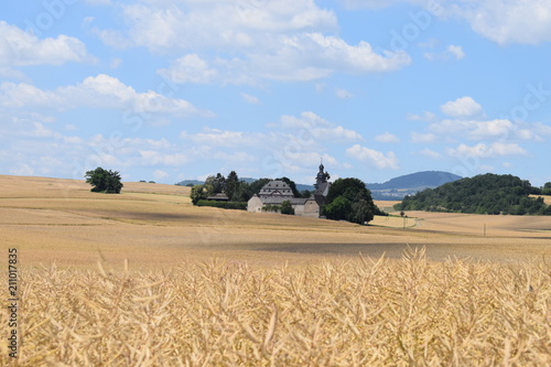 Fraukirch in reifen Getreidefeldern photo