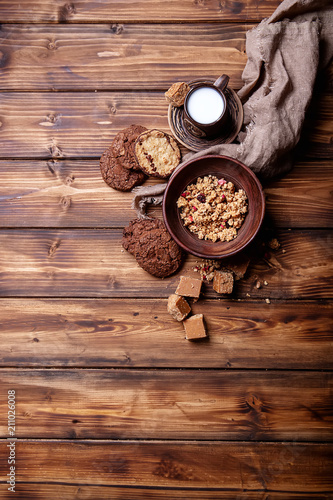 Granola served with fudge and cookies