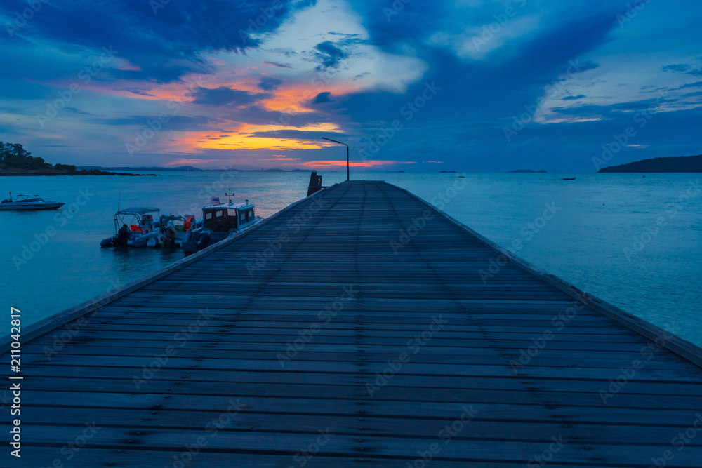 Fototapeta premium Wooden bridge for the beauty of the sea. Romance for love