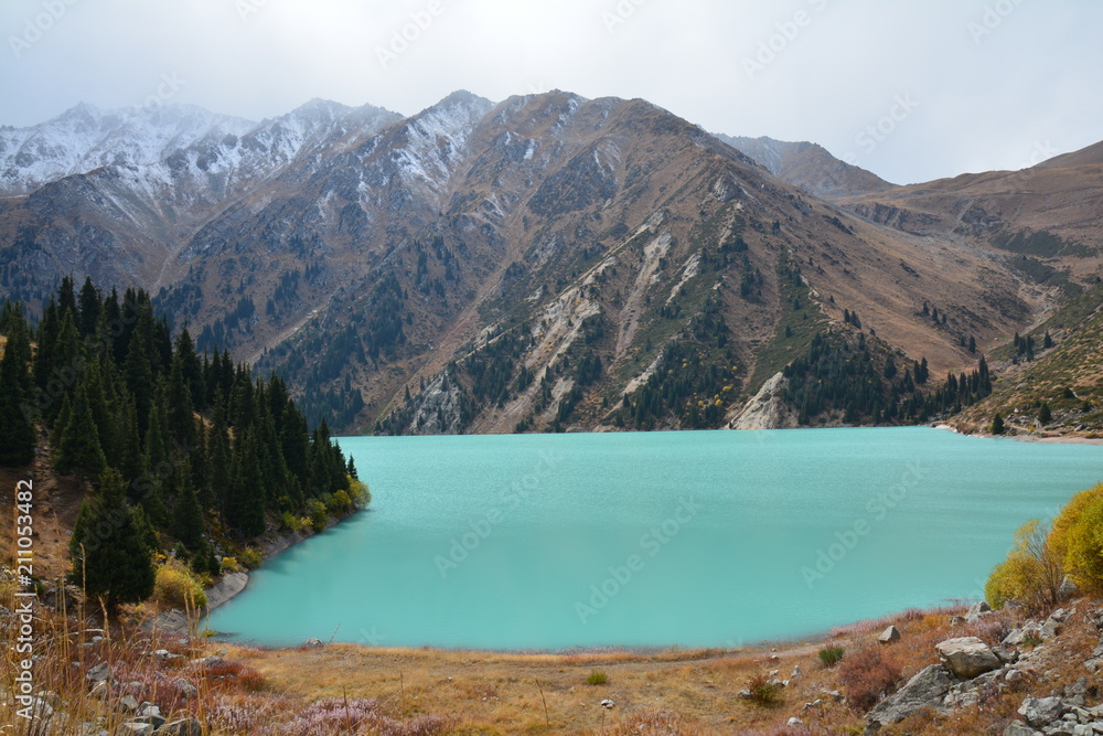 Grand Lac d'Almaty Kazakhstan
