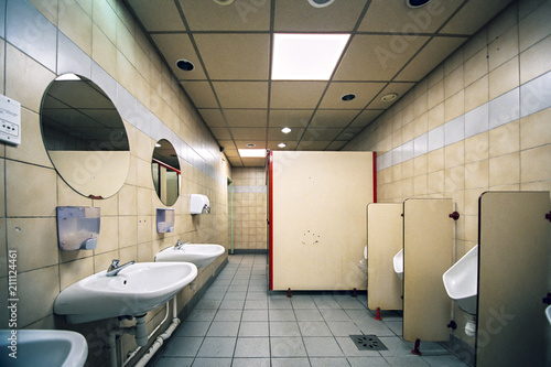 Toilette auf einer Raststätte photo