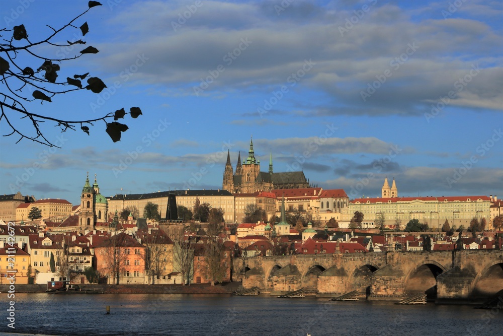 Obraz premium Prag Karlsbrücke Prager Burg