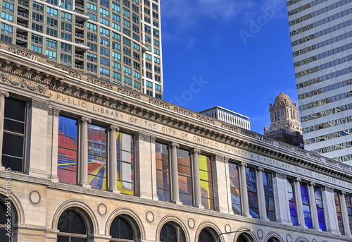 Obraz na płótnie Chicago, Illinois, USA - June 22, 2018 - The exterior of the Chicago Cultural Center located at the old Public Library of the City of Chicago building. w salonie