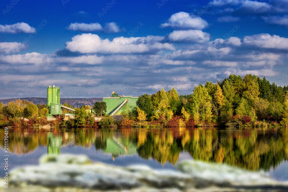 Fototapeta premium Betonwerk am Baggersee