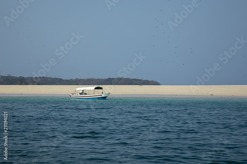 Barco en Isla Pacheca en Archipielago Las Perlas, Panama photo