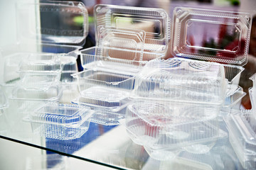 Plastic disposable food containers