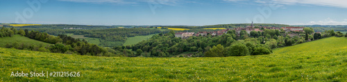 Quadro su tela Panoramic view of Flavigny sur Ozerain, a beautiful town in Burgundy, France