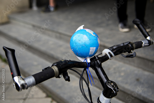 I'm travelling by bicycle