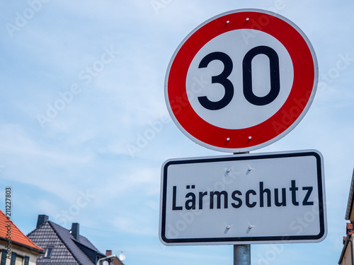 Obraz na plátně Achtung Lärmschutz Schild