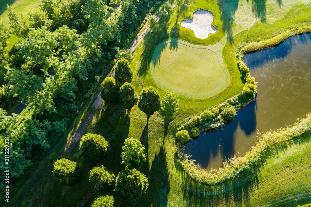 Golf Club - Aerial view - Green & Bunker 