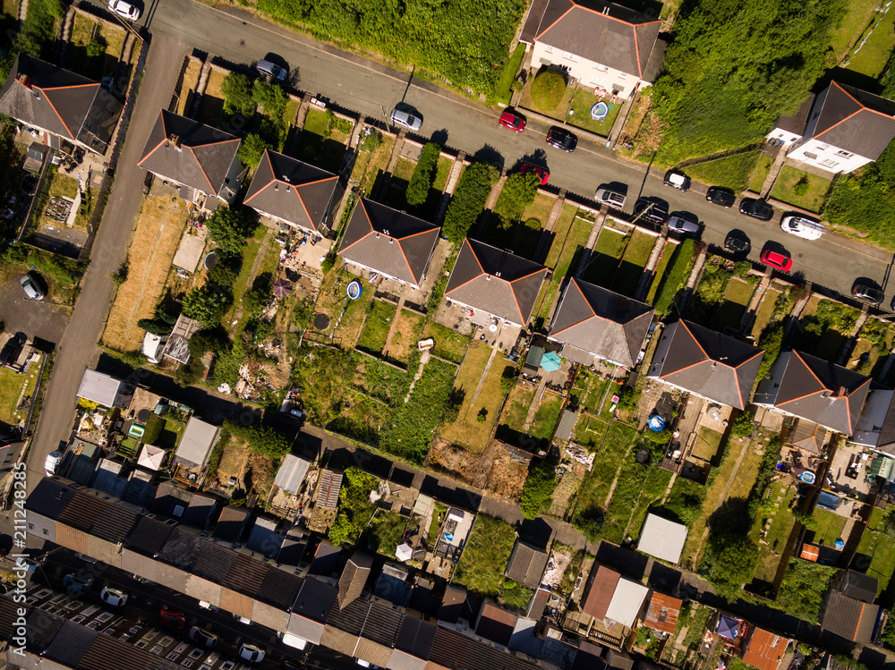Aerial overhead view of houses in the Welsh Valley of Blaenau Gwent - obrazy, fototapety, plakaty 