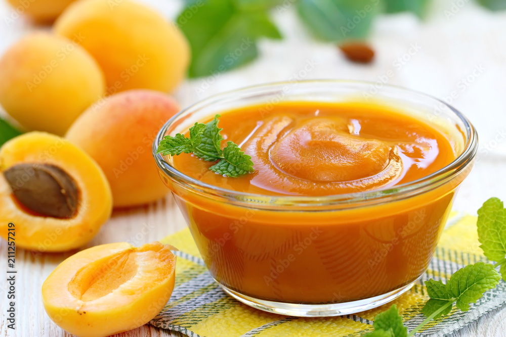 Apricot puree and fresh apricots Apricot puree and fresh apricots