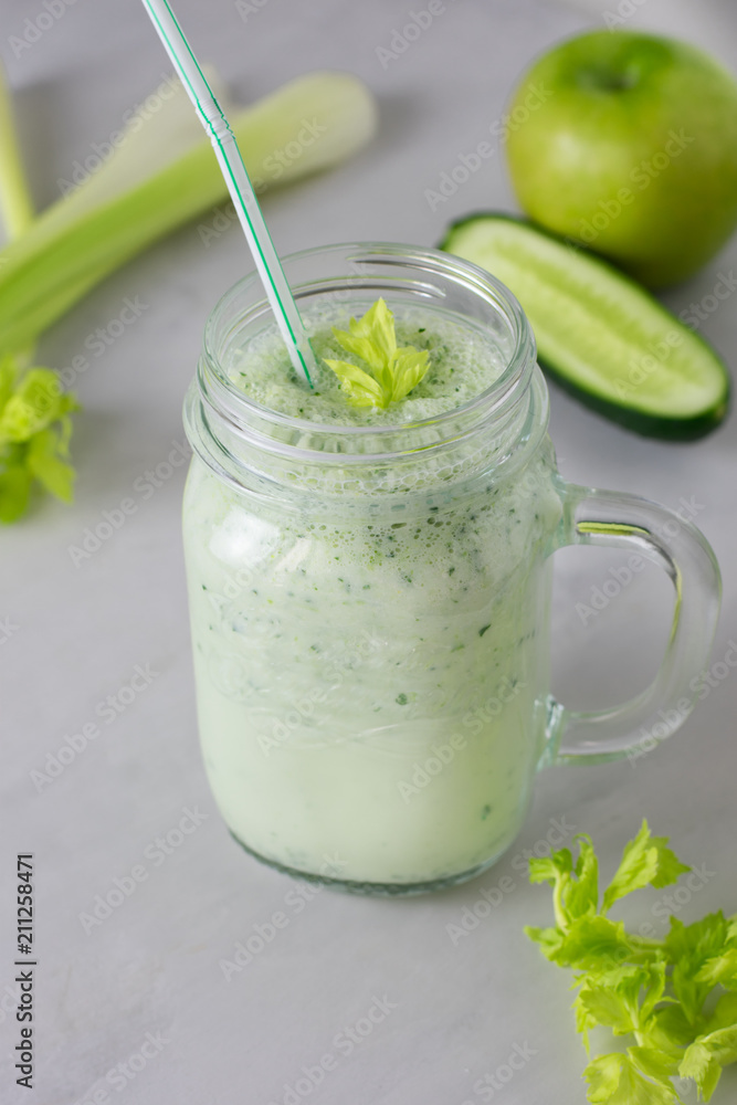 Vegetable smoothies (celery, cucumber, apple) for lunch Vegetable smoothies (celery, cucumber, apple) for lunch