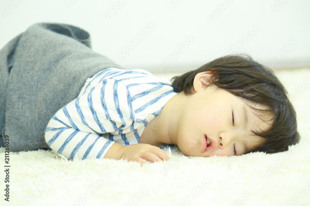 眠る子供 眠る子供