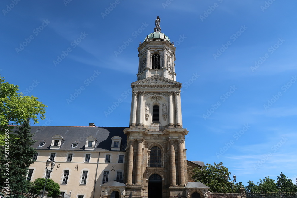 Notre-Dame-en-Saint-Melaine cathedral