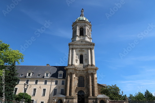 Notre-Dame-en-Saint-Melaine cathedral