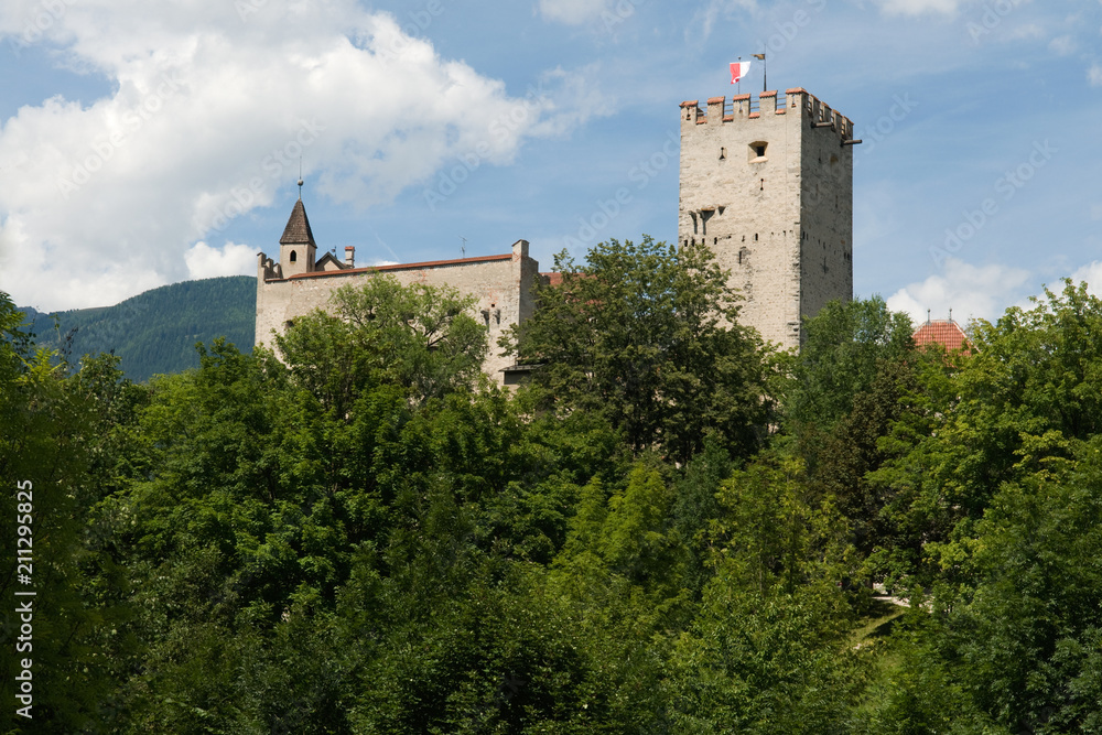 Schloss in Bruneck im Pustertal in Südtirol