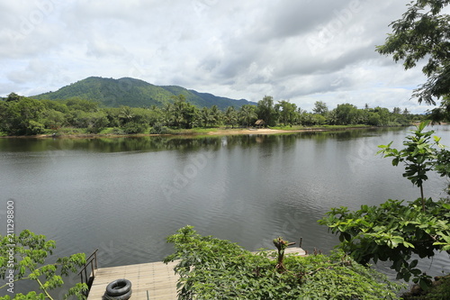 Rivière Prek Teuk Chhou à Kampot au CAmbodge photo