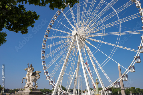 Fototapeta Naklejka Na Ścianę i Meble -  Ferris wheel in Paris