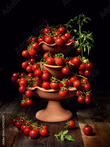 Natura morta con pomodoro ciliegino di Pachino photo