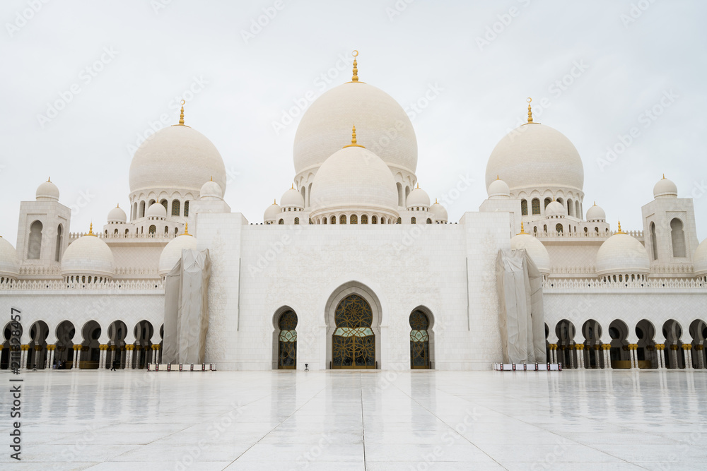 Sheikh Zayed Grand Mosque in Abu-Dhabi