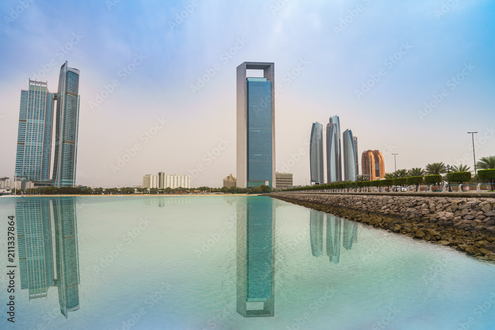 Obraz premium Panoramic view of Abu Dhabi skyscrapers in the United Arab Emirates