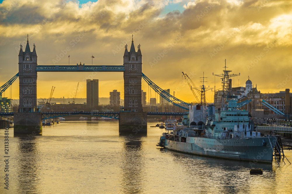 Naklejka premium Tower Bridge at sunrise in London. England