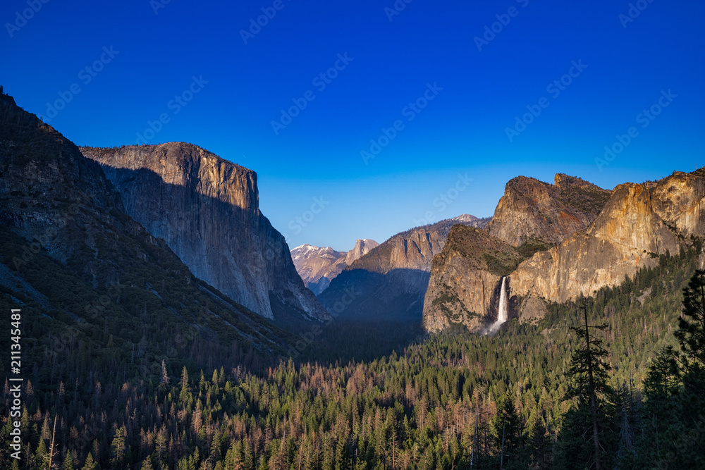 Beautiful sky from Tunnel View during late afternoon when the sun painted all the structures, Yosemite National Park Beautiful sky from Tunnel View during late afternoon when the sun painted all the structures, Yosemite National Park